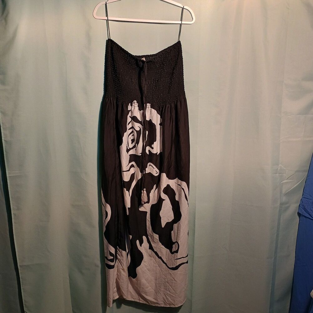 Black & White Smocked Strapless Maxi Sundress – Abstract Floral Print